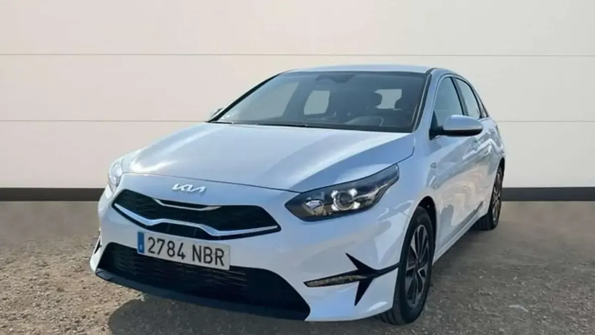 Usado Kia Ceed 101 CV (74 kW) 2025 Blanco Utilitario