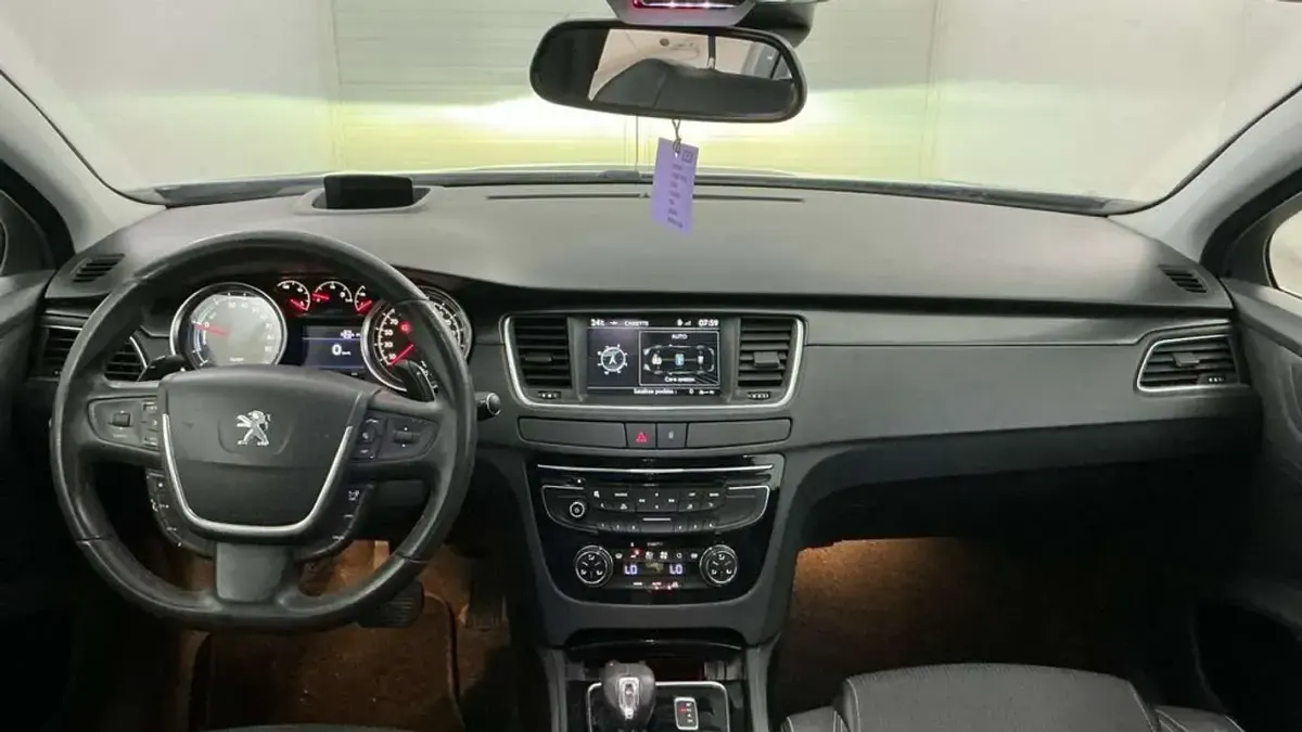 Usado Peugeot 508 Allure 200 CV (147 kW) 2013 Gris Berlina