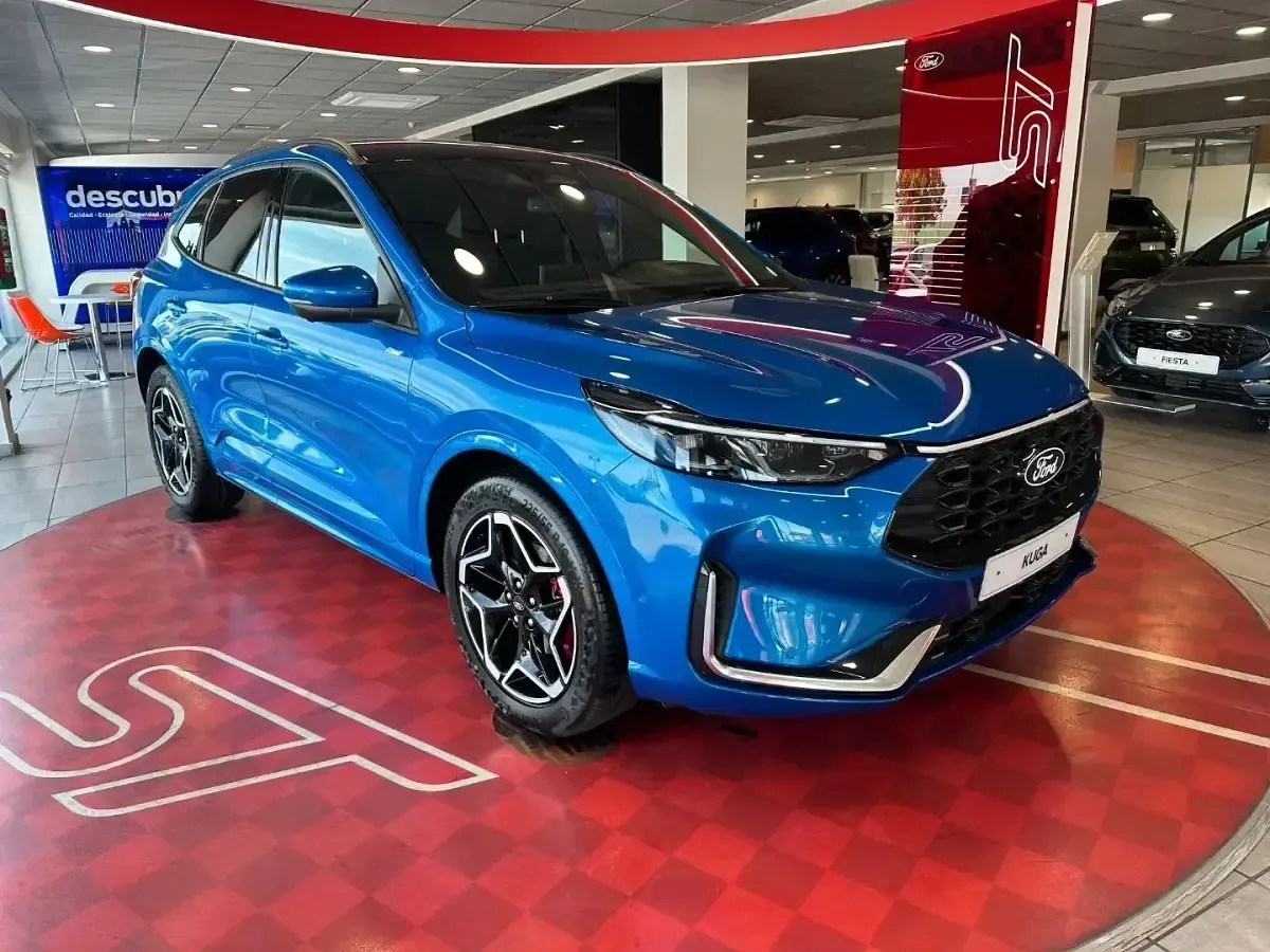 Nuevo Ford Kuga ST-Line X 150 CV (110 kW) 2026 Verde SUV