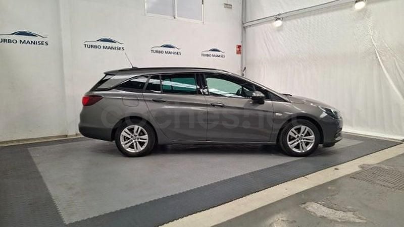 Usado Opel Astra Ultimate 145 CV (106 kW) 2021 Gris / plata Familiar