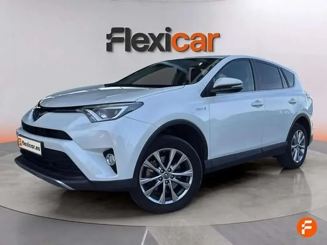 Usado Toyota RAV4 Hybrid Advance 197 CV (144 kW) 2018 Blanco SUV