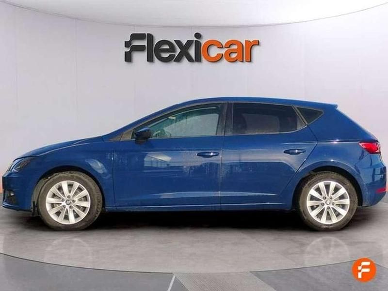 Usado Seat Leon Style 110 CV (80 kW) 2018 Azul Berlina