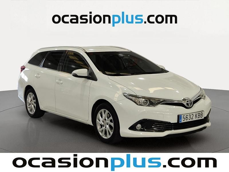 Usado Toyota Auris Active 116 CV (85 kW) 2017 Blanco Familiar