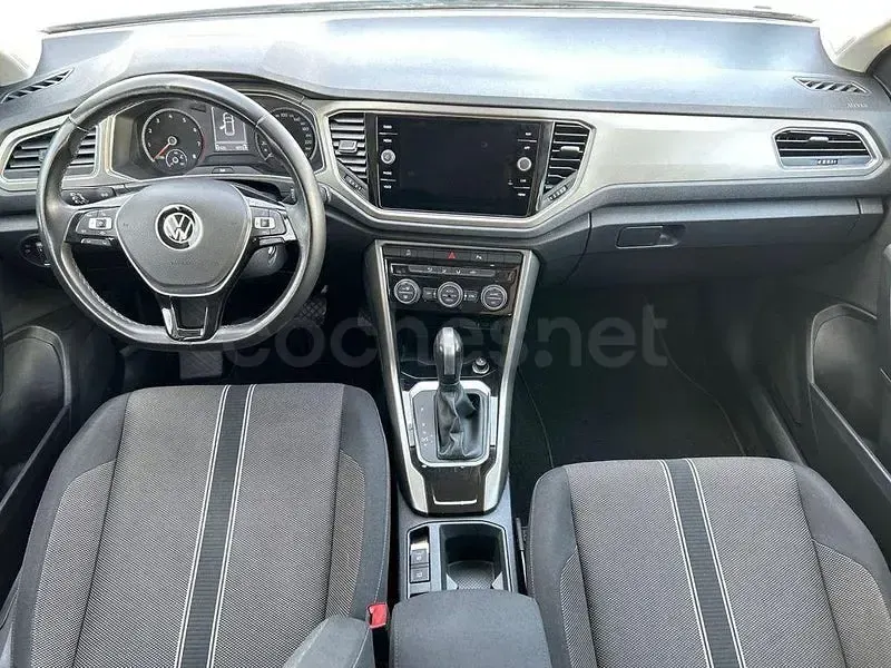 Usado VW T-Roc Advance 150 CV (110 kW) 2022 Gris / plata SUV