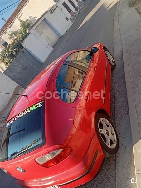 Rojo Usado 2003 Seat Leon Berlina | 1700 € (Buen precio) - Imagen 1/4