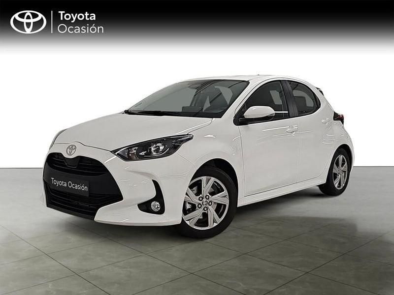 Usado Toyota Yaris Active 116 CV (85 kW) 2024 Blanco Utilitario