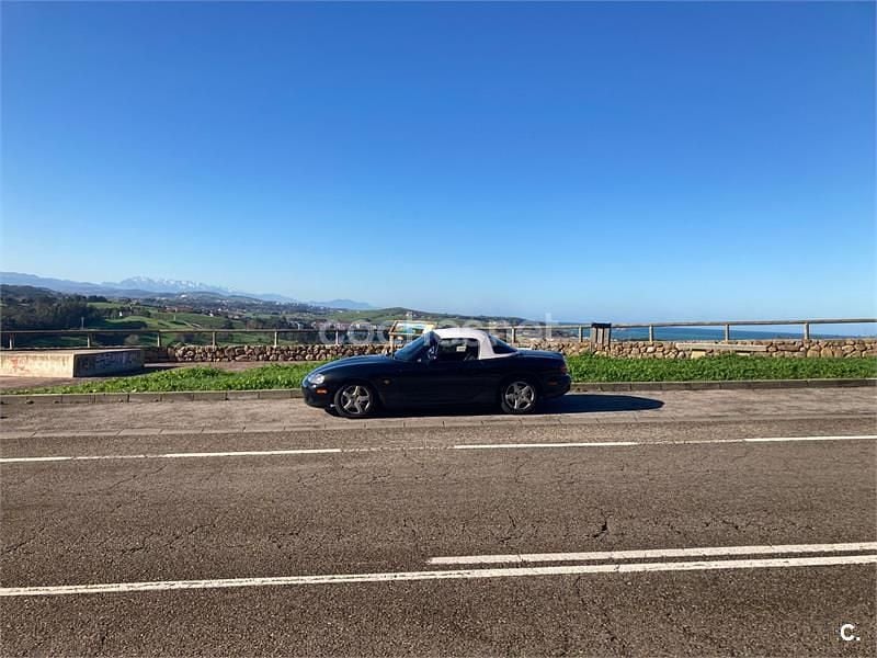 Usado Mazda MX5 110 CV (80 kW) 2002 Negro Descapotable