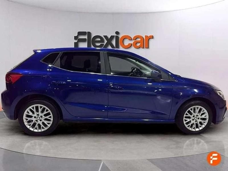 Usado Seat Ibiza Reference 95 CV (69 kW) 2017 Azul Utilitario