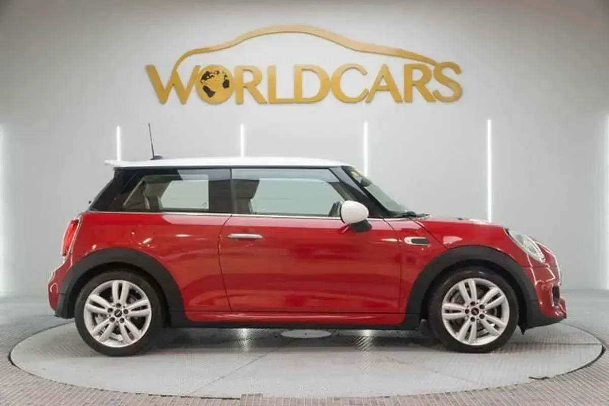 Usado Mini Cooper D 116 CV (85 kW) 2015 Rojo Utilitario