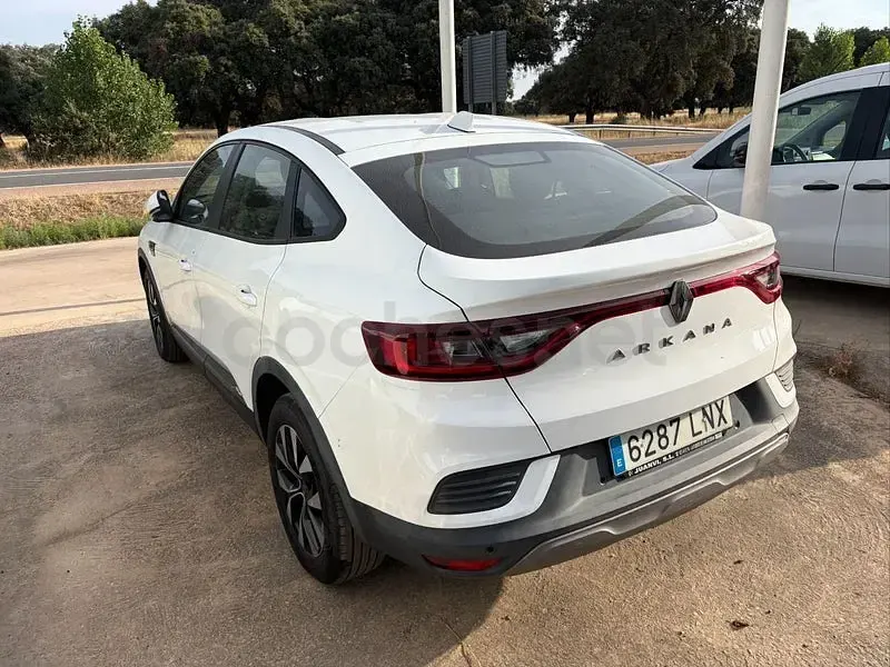 Usado Renault Arkana Intens 140 CV (102 kW) 2021 Blanco SUV