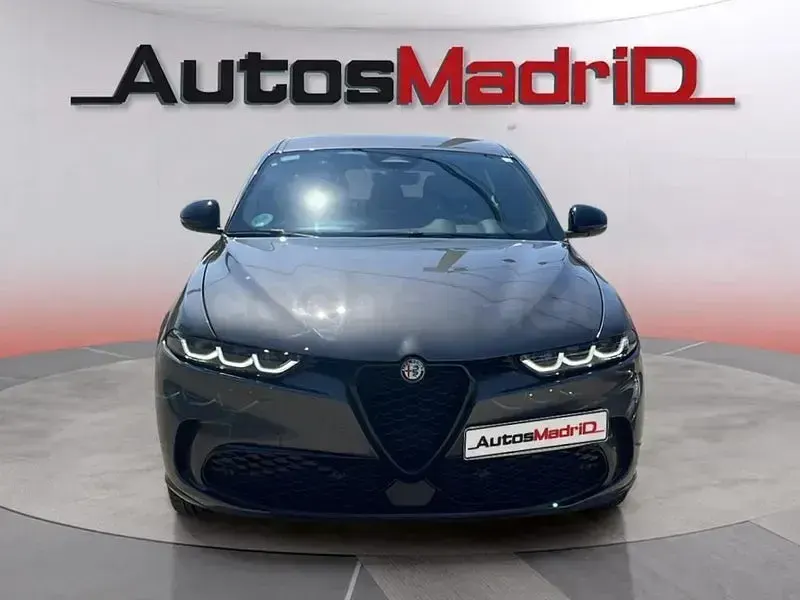 Usado Alfa Romeo Tonale Sprint 130 CV (95 kW) 2024 Gris / plata SUV