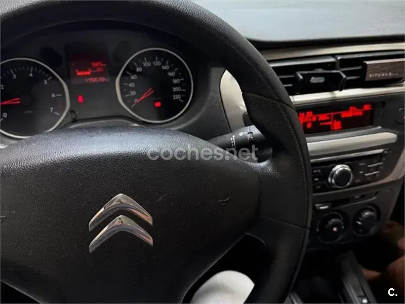 Usado Citroën C-Elysee I Seduction 100 CV (73 kW) 2016 Gris / plata Berlina