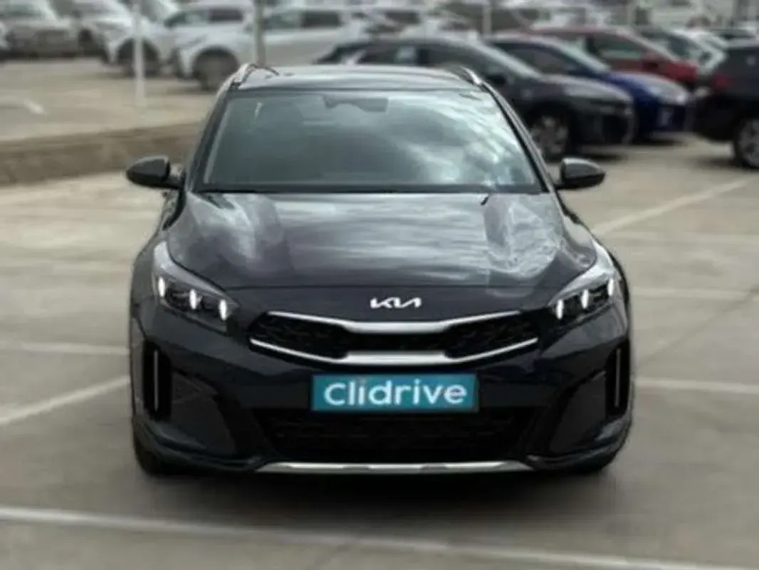 Usado Kia XCeed 101 CV (74 kW) 2024 Gris SUV