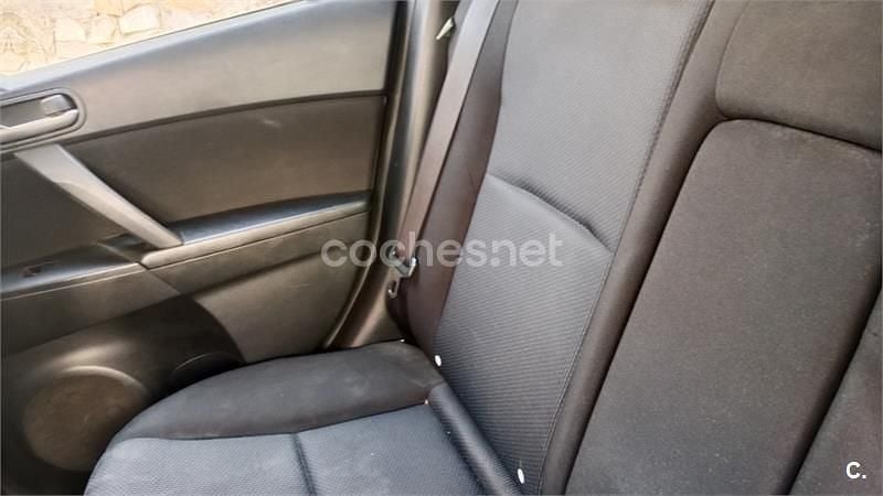 Käytetty Mazda 3 Style 109 HP (80 kW) 2011 Musta Sedan
