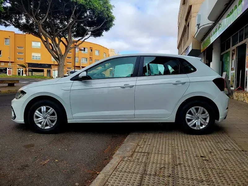 Usado VW Polo Life 95 CV (69 kW) 2022 Blanco Utilitario