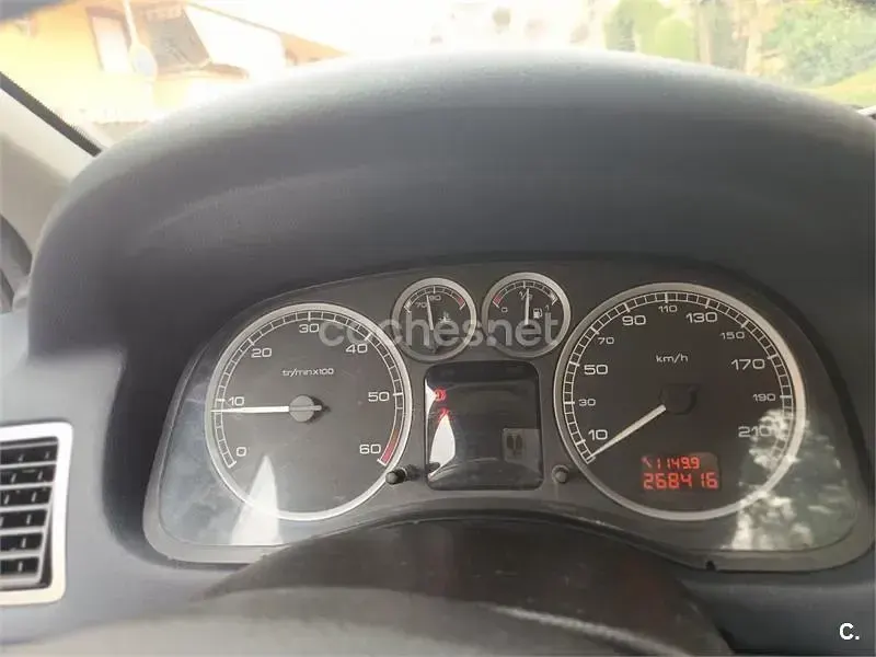 Usado Peugeot 307 110 CV (80 kW) 2003 Blanco Berlina