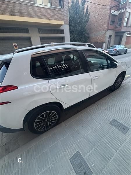 Usado Peugeot 2008 Active 82 CV (60 kW) 2015 Blanco SUV
