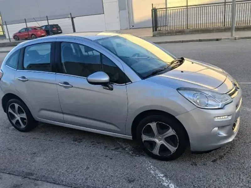Usado Citroën C3 Feel 82 CV (60 kW) 2016 Gris / plata Berlina