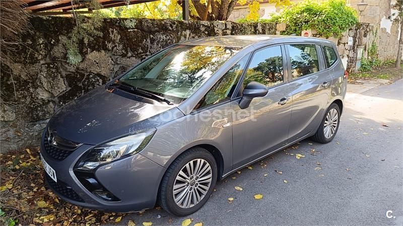 Usado Opel Zafira Tourer Excellence 140 CV (102 kW) 2016 Gris / plata Monovolumen