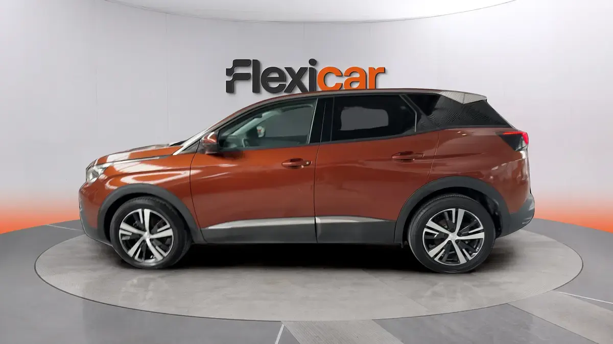Usado Peugeot 3008 Allure 131 CV (96 kW) 2020 Naranja SUV