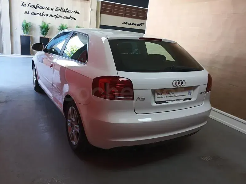 Usado Audi A3 Ambition 105 CV (77 kW) 2010 Blanco Utilitario