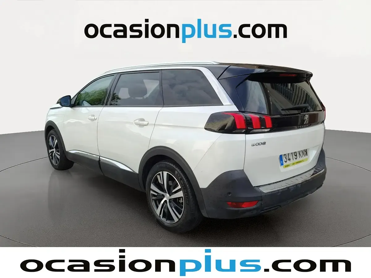 Usado Peugeot 5008 Allure 131 CV (96 kW) 2018 Blanco SUV
