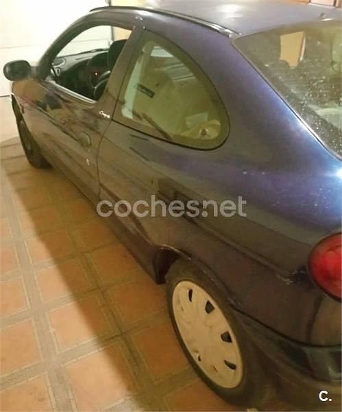 Azul Usado 2001 Renault Mégane Coupé Dynamique Coupe | 1700 € - Imagen 1/4