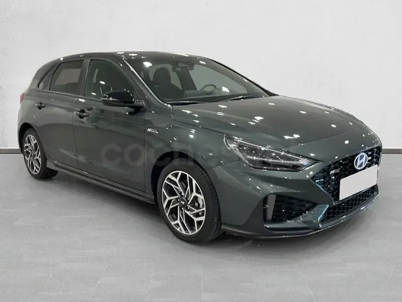 Usado Hyundai i30 N Line 96 CV (70 kW) 2025 Gris / plata Berlina