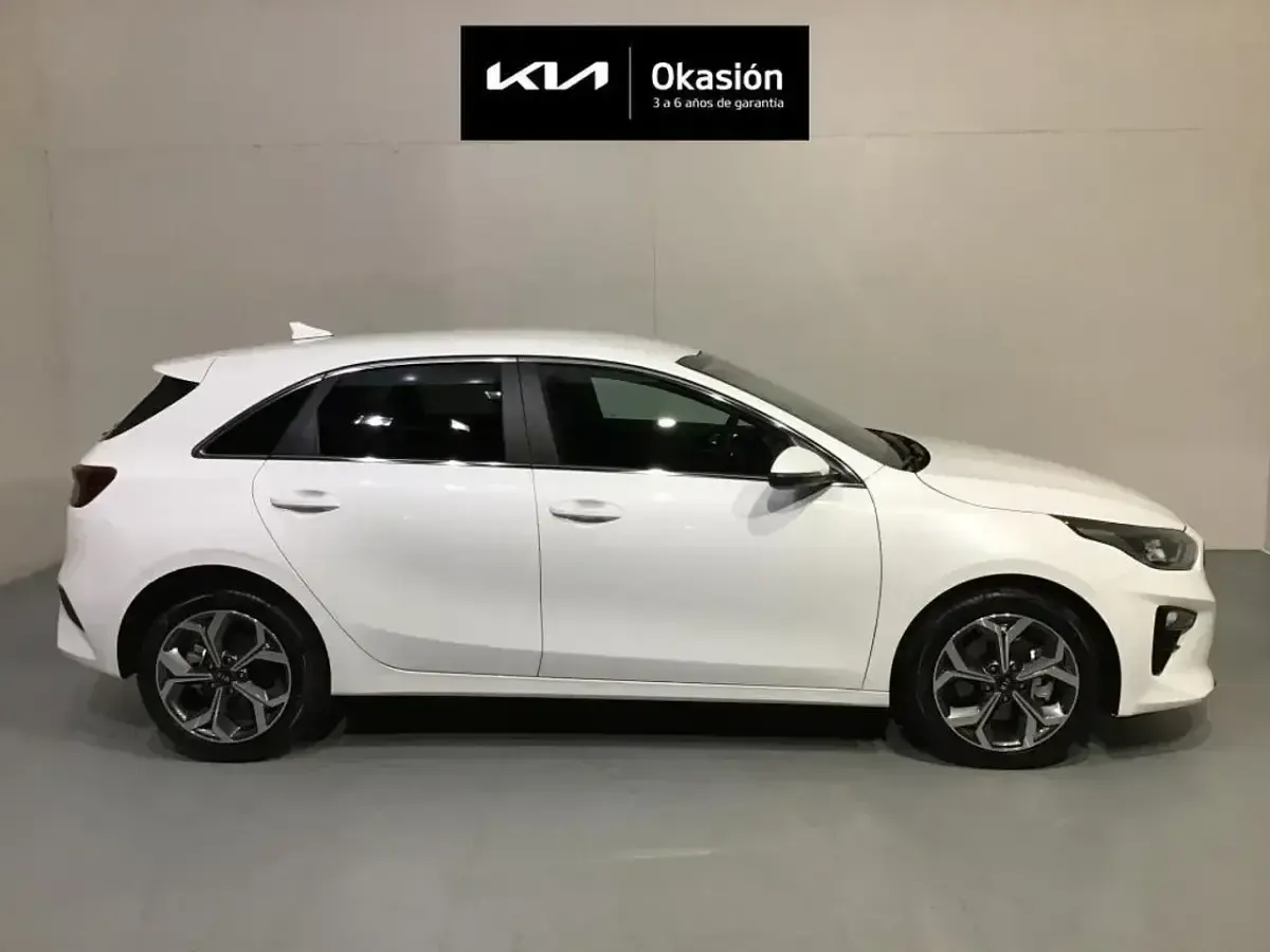 Używany Kia Ceed 136 KM (100 kW) 2021 Biały Hatchback