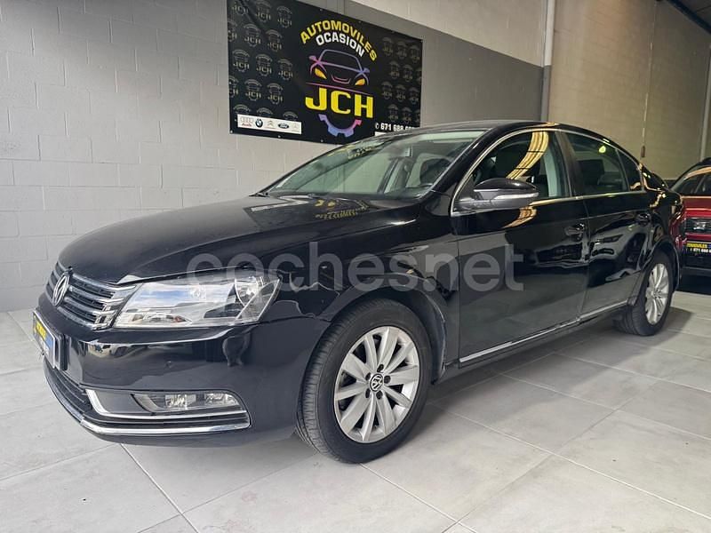 Negro Usado 2012 VW Passat Advance Berlina | 9999 € (Precio justo) - Imagen 1/4