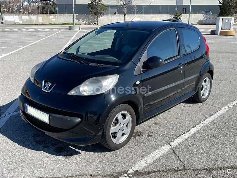Usado Peugeot 107 Urban Move 54 CV (39 kW) 2008 Negro Utilitario