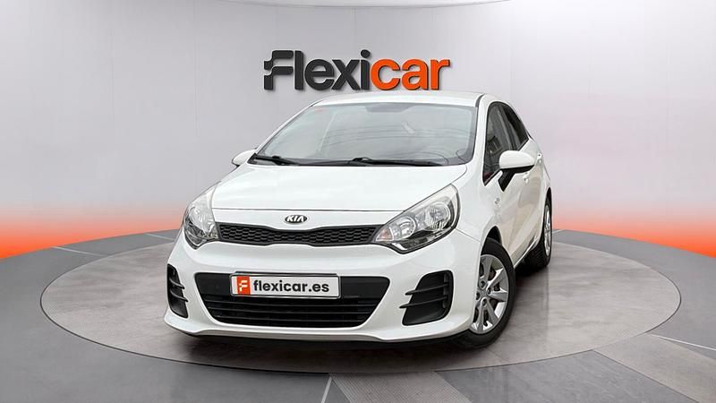 Usado Kia Rio 84 CV (61 kW) 2016 Blanco Utilitario