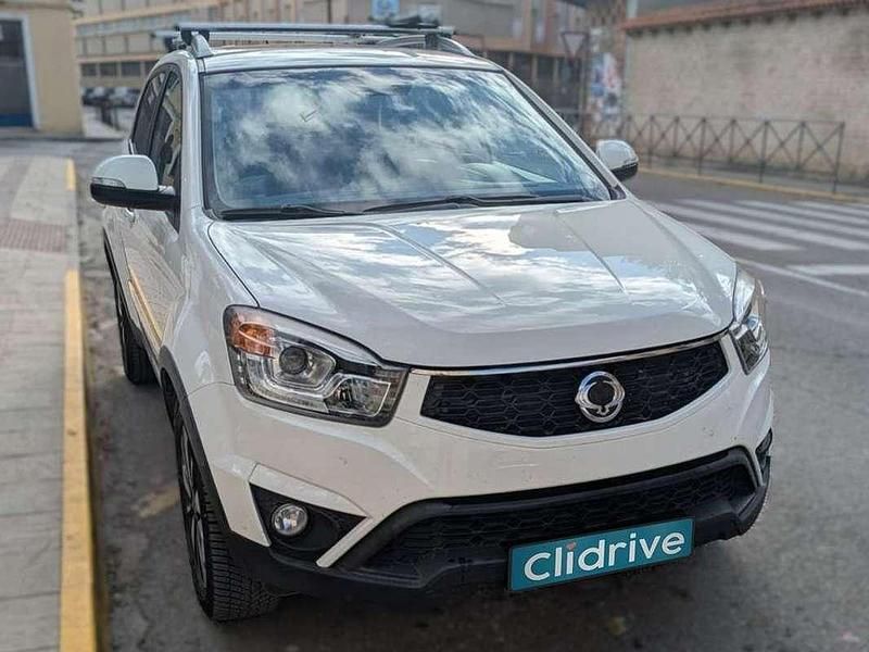 Usado Ssangyong (KGM) Korando Limited 175 CV (128 kW) 2015 Blanco SUV