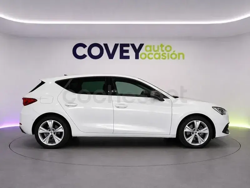 Usado Seat Leon FR 150 CV (110 kW) 2022 Blanco Berlina