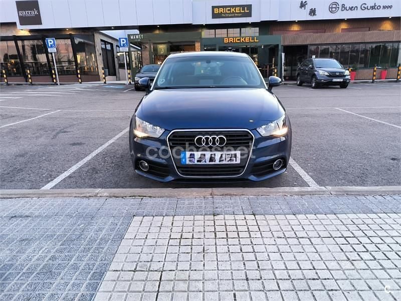 Usado Audi A1 90 CV (66 kW) 2014 Azul Berlina
