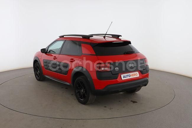 Usado Citroën C4 Cactus Feel 82 CV (60 kW) 2017 Rojo Utilitario