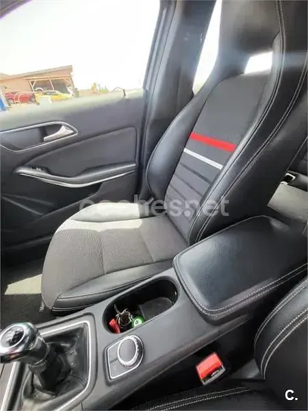 Usado Mercedes A180 AMG 109 CV (80 kW) 2013 Negro Utilitario