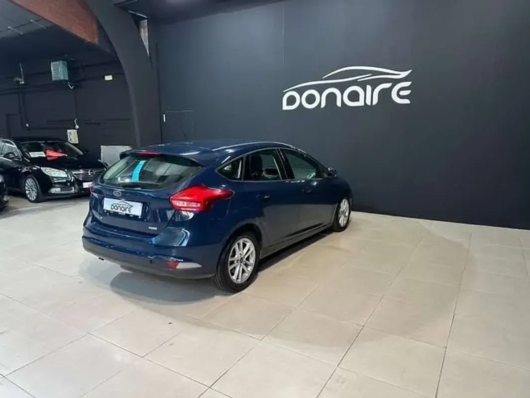 Usado Ford Focus 125 CV (91 kW) 2015 Azul Berlina