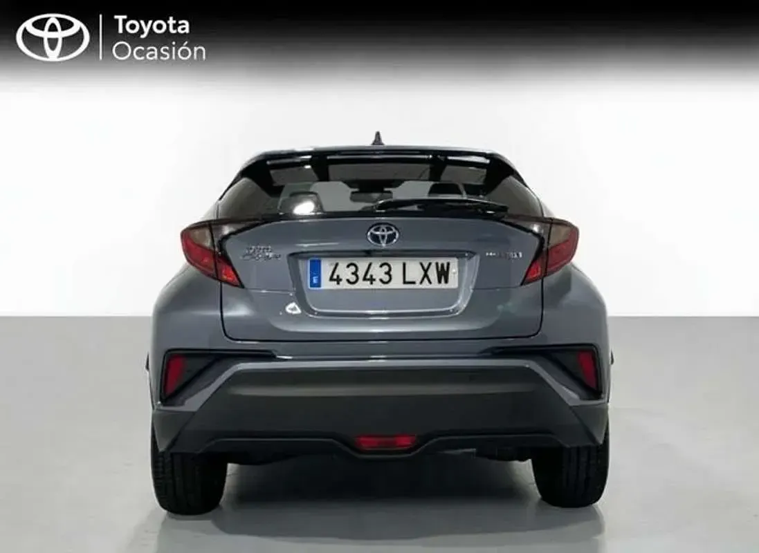 Usado Toyota C-HR Advance 122 CV (89 kW) 2022 Gris SUV