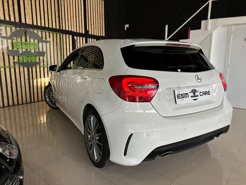 Usado Mercedes A200 AMG line 156 CV (114 kW) 2014 Blanco Utilitario