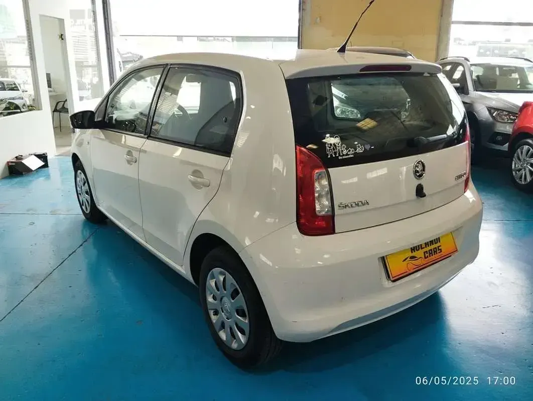 Usado Skoda Citigo Active 60 CV (44 kW) 2015 Blanco Utilitario
