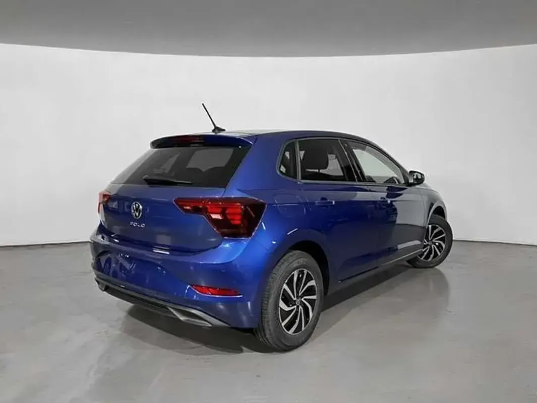 Usado VW Polo 95 CV (69 kW) 2023 Azul Utilitario
