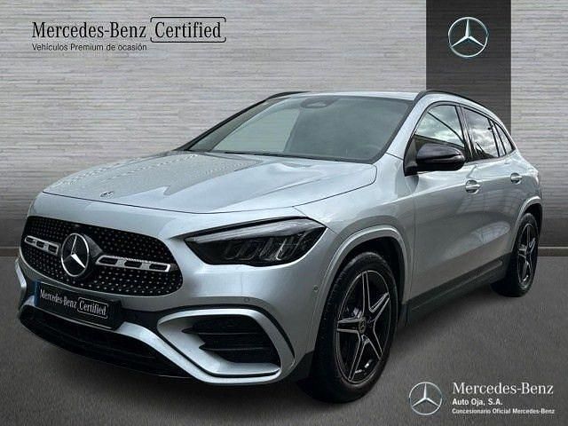 Usado Mercedes GLA200 163 CV (119 kW) 2025 Plata hightech SUV