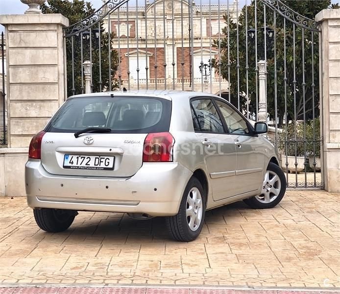 Usado Toyota Corolla Sol 116 CV (85 kW) 2005 Gris / plata Berlina