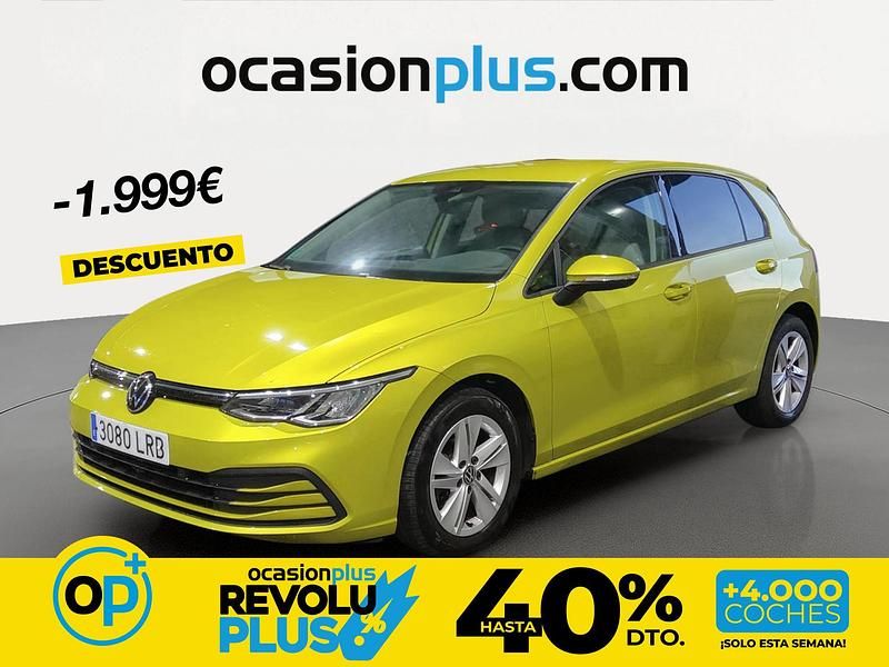 Usado VW Golf VIII Life 130 CV (95 kW) 2021 Amarillo Berlina