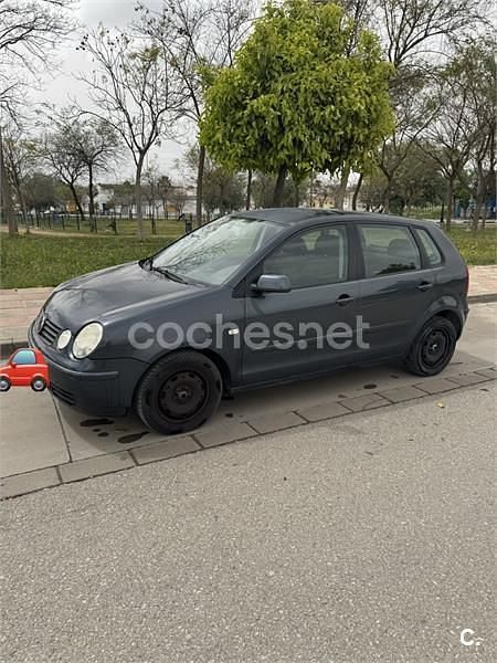 Usado VW Polo Conceptline 64 CV (47 kW) 2004 Azul Utilitario