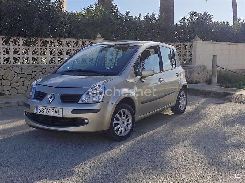 Usado Renault Modus Expression 85 CV (62 kW) 2004 Beige Monovolumen