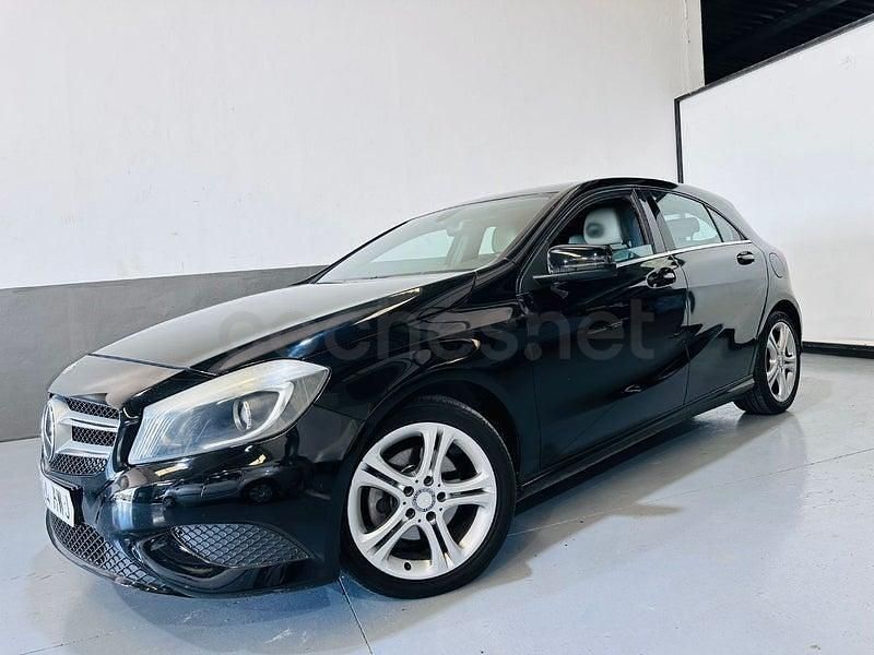 Usado Mercedes A180 Urban 122 CV (89 kW) 2014 Negro Berlina