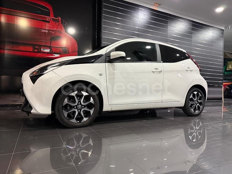 Blanco Usado 2020 Toyota Aygo X-play Utilitario | 10.400 € (Precio justo) - Imagen 1/4