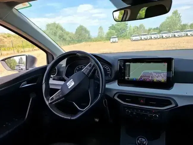 Usado Seat Ibiza Style 95 CV (69 kW) 2022 Gris Utilitario